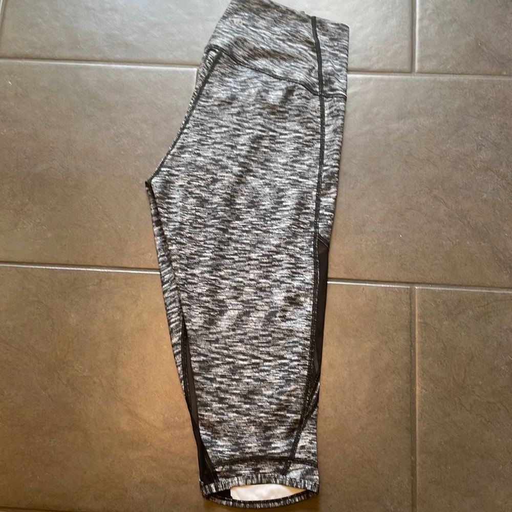 Lululemon vintage long shorts (or short crop pant)